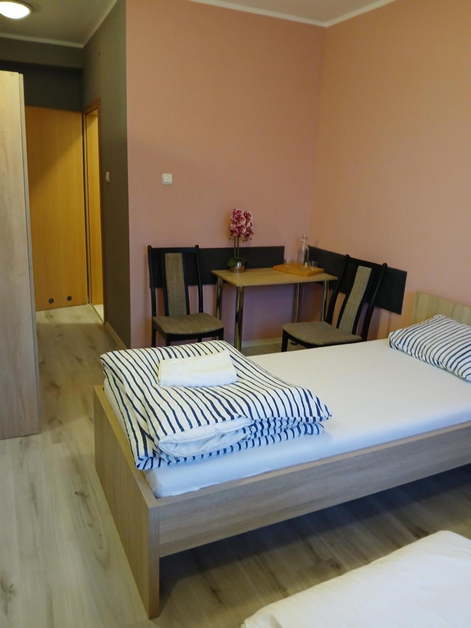 Dom Brama Mazur Bed & Breakfast Ostroda Exterior photo